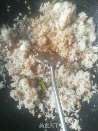 孜然牛肉炒饭的做法步骤：4