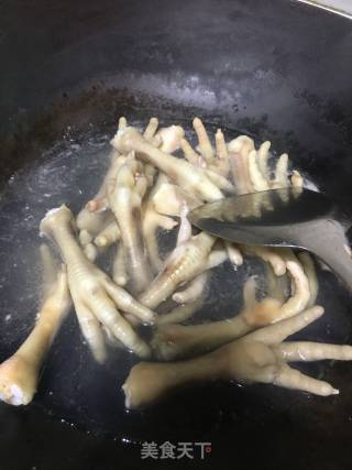 豉油王鸡脚的做法步骤：3