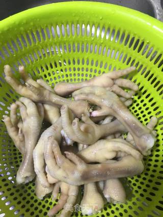 豉油王鸡脚的做法步骤：4