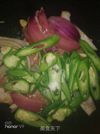 *团圆饭**鹅肉炒洋葱的做法步骤：8