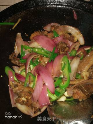 *团圆饭**鹅肉炒洋葱的做法步骤：11