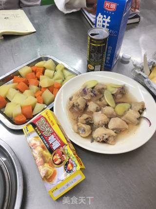 咖喱土豆鸡块的做法步骤：1