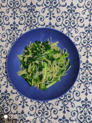 快手素菜   韭菜炒土豆丝的做法步骤：6
