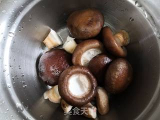 #快手素菜#香菇油菜的做法步骤：1