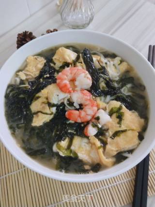 鲜虾鸡蛋面的做法步骤：11