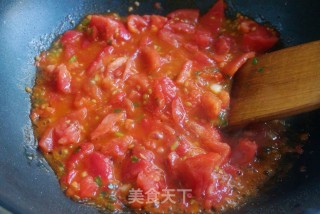 西红柿鸡蛋面的做法步骤：3