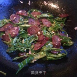 青椒炒腊肠的做法步骤：7