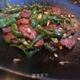 青椒炒腊肠的做法步骤：8