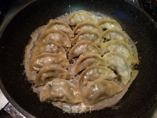 煎饺的做法步骤：4