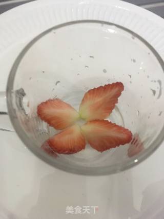 双莓慕思雪的做法步骤：2