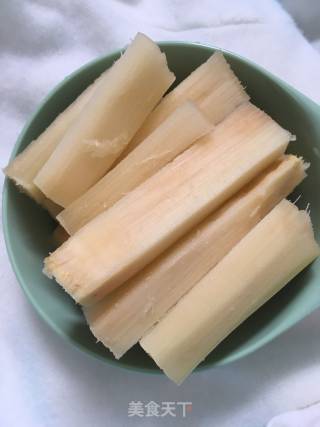 甘蔗雪梨汤的做法步骤：1