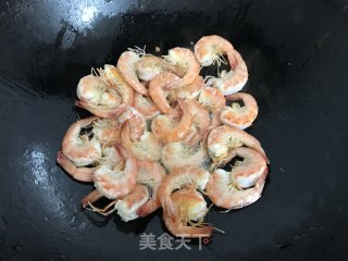 金牌五味虾的做法步骤：1