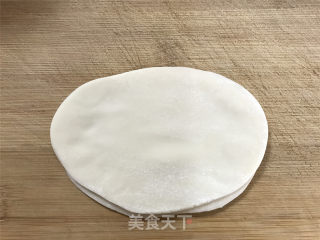 饺子皮版排叉的做法步骤：2