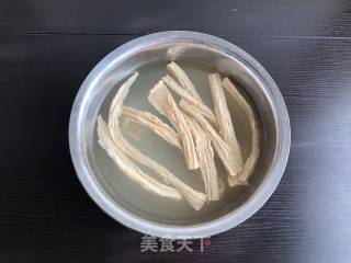 凉拌腐竹的做法步骤：1