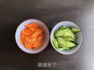 凉拌腐竹的做法步骤：2