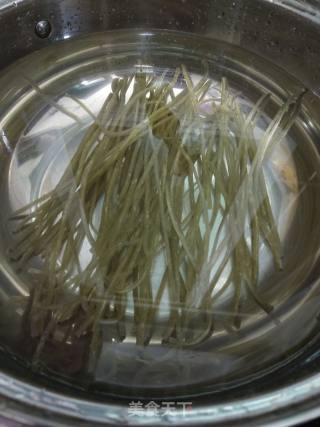 蒜蓉粉条（快手素菜）的做法步骤：1