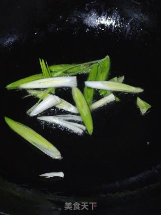 胡萝卜炒腐竹的做法步骤：2