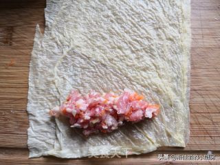 香菇白菜烩豆油皮卷的做法步骤：4