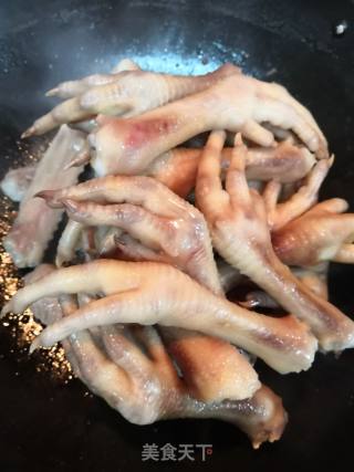 家常菜—卤鸡爪的做法步骤：3