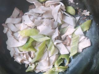 杏鲍菇炒肉片的做法步骤：4