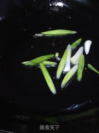 腐竹炒黑豆芽的做法步骤：3