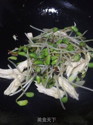 腐竹炒黑豆芽的做法步骤：5