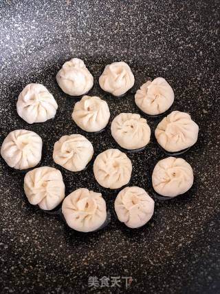 三鲜水煎包的做法步骤：8