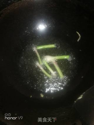 *团圆饭**干锅鸡的做法步骤：9