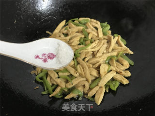 青椒炒素鸡的做法步骤：8