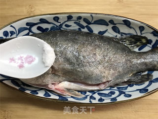 清蒸桂鱼的做法步骤：2