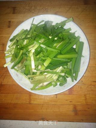 “快手素菜”韭菜炒鸡蛋的做法步骤：2