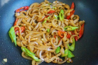辣炒肉皮的做法步骤：6