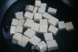 麻婆豆腐的做法步骤：1