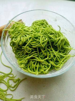 菠菜鸡蛋手擀面的做法步骤：6