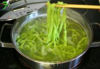 菠菜鸡蛋手擀面的做法步骤：8