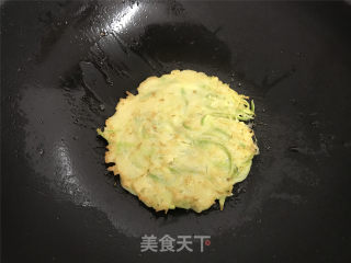 西葫芦鸡蛋饼的做法步骤：7