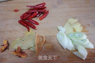 卤鸡脖的做法步骤：3
