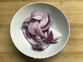 洋葱蚕豆的做法步骤：3