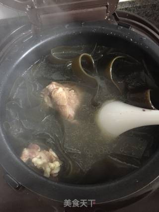 海带大骨汤的做法步骤：4