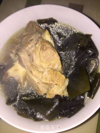 海带大骨汤的做法步骤：5