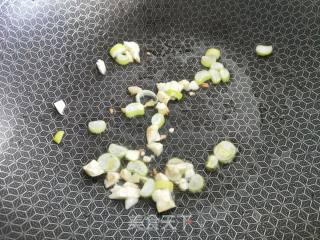 清炒茼蒿的做法步骤：3