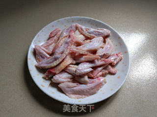 辣炒鸡尖的做法步骤：1