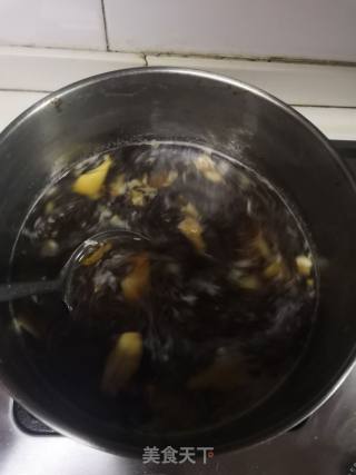生姜红枣当归美容汤的做法步骤：4