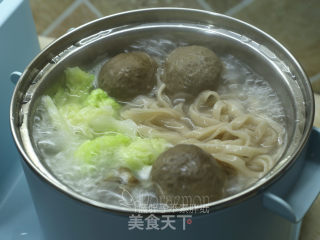 牛肉丸汤面的做法步骤：4