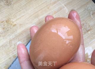 牛奶杨桃炖水蛋的做法步骤：1