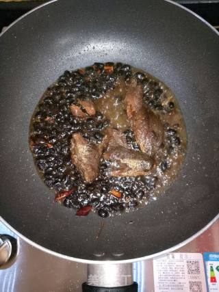 豆豉鱼炒白菜的做法步骤：3