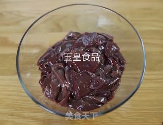 辣炒猪肝的做法步骤：1