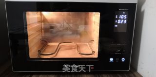 清蒸鲈鱼（蒸箱版）的做法步骤：4
