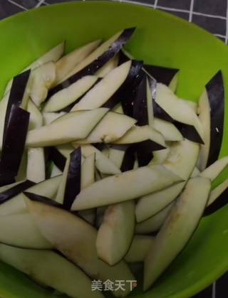 风味茄子的做法步骤：1