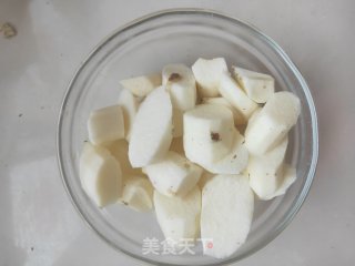 山药红枣桂圆汤给姐们的养颜汤-能补气血哦的做法步骤：2